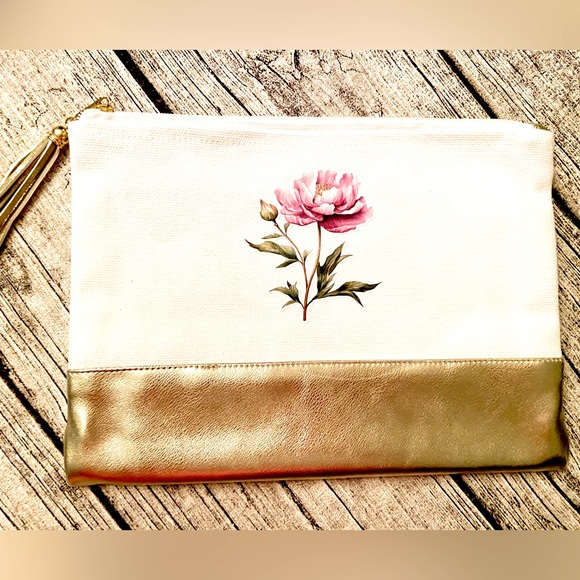 NEW. Large cotton canvas zippered bag. Gorgeous flower vinyl print. - Picture 1 of 4